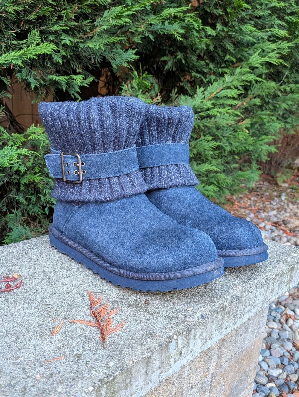 Uggs Women's Navy Suede Knit Cuff Ankle Boots
